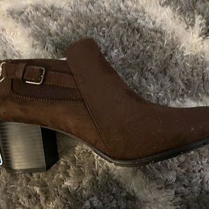 White Mountain Elegant Brown Women's Ankle Boots. Never been worn. Cost $65.